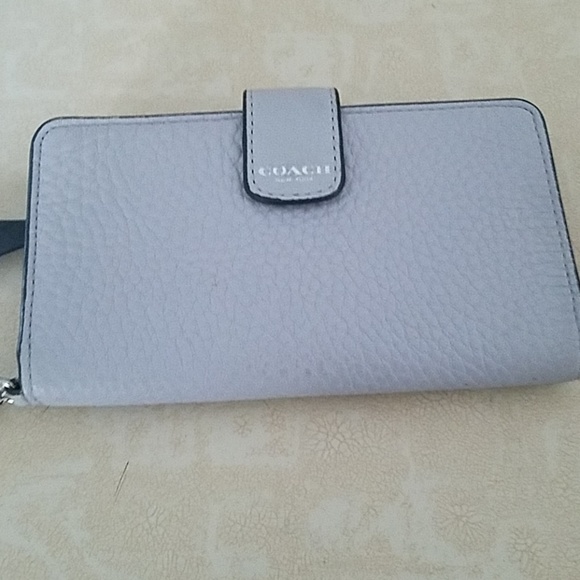 Coach wristlet - Picture 2 of 6
